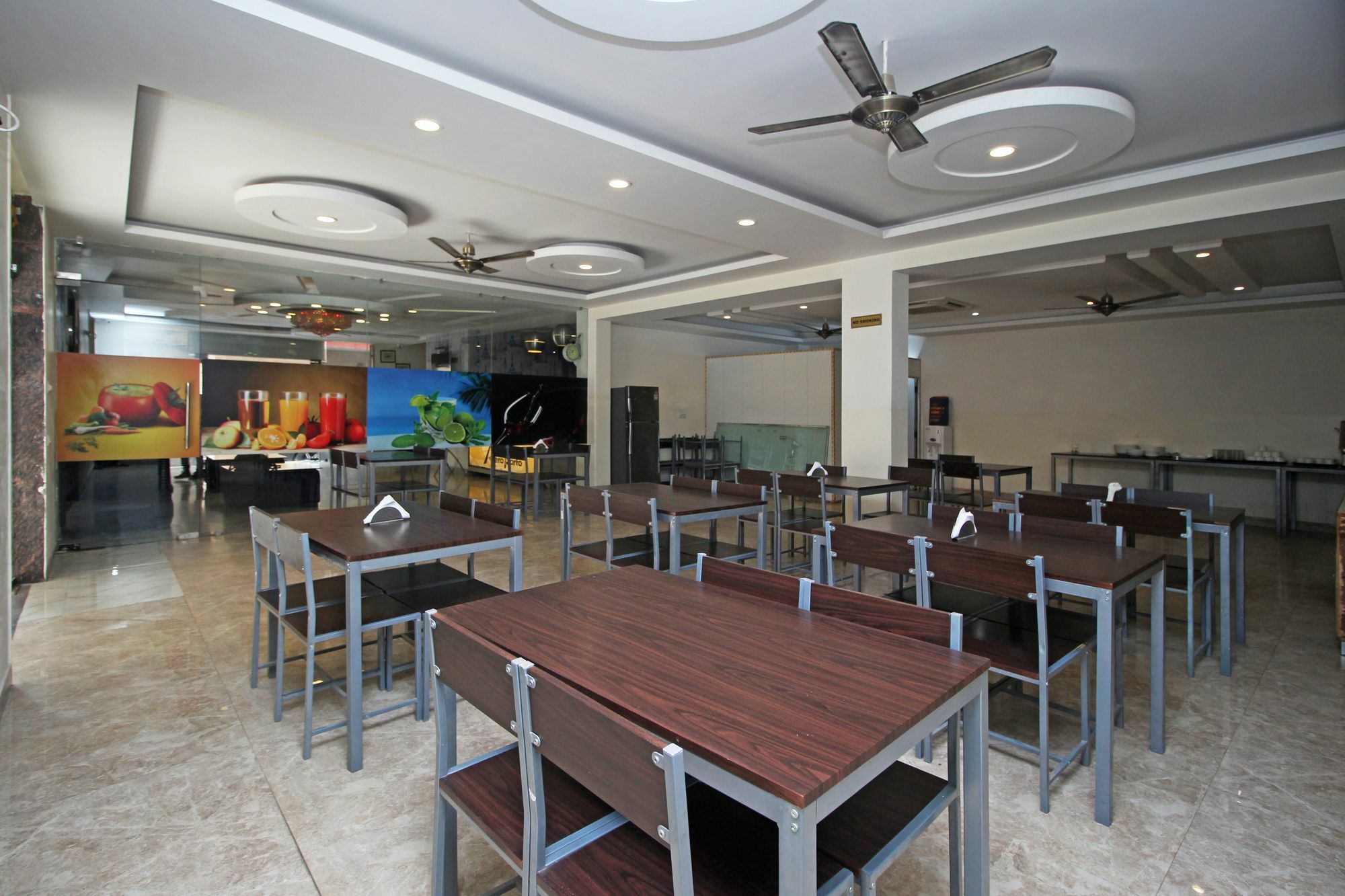 Hotel Hotel Aeroporto Nearest Landmark Aerocity Delhi 3*