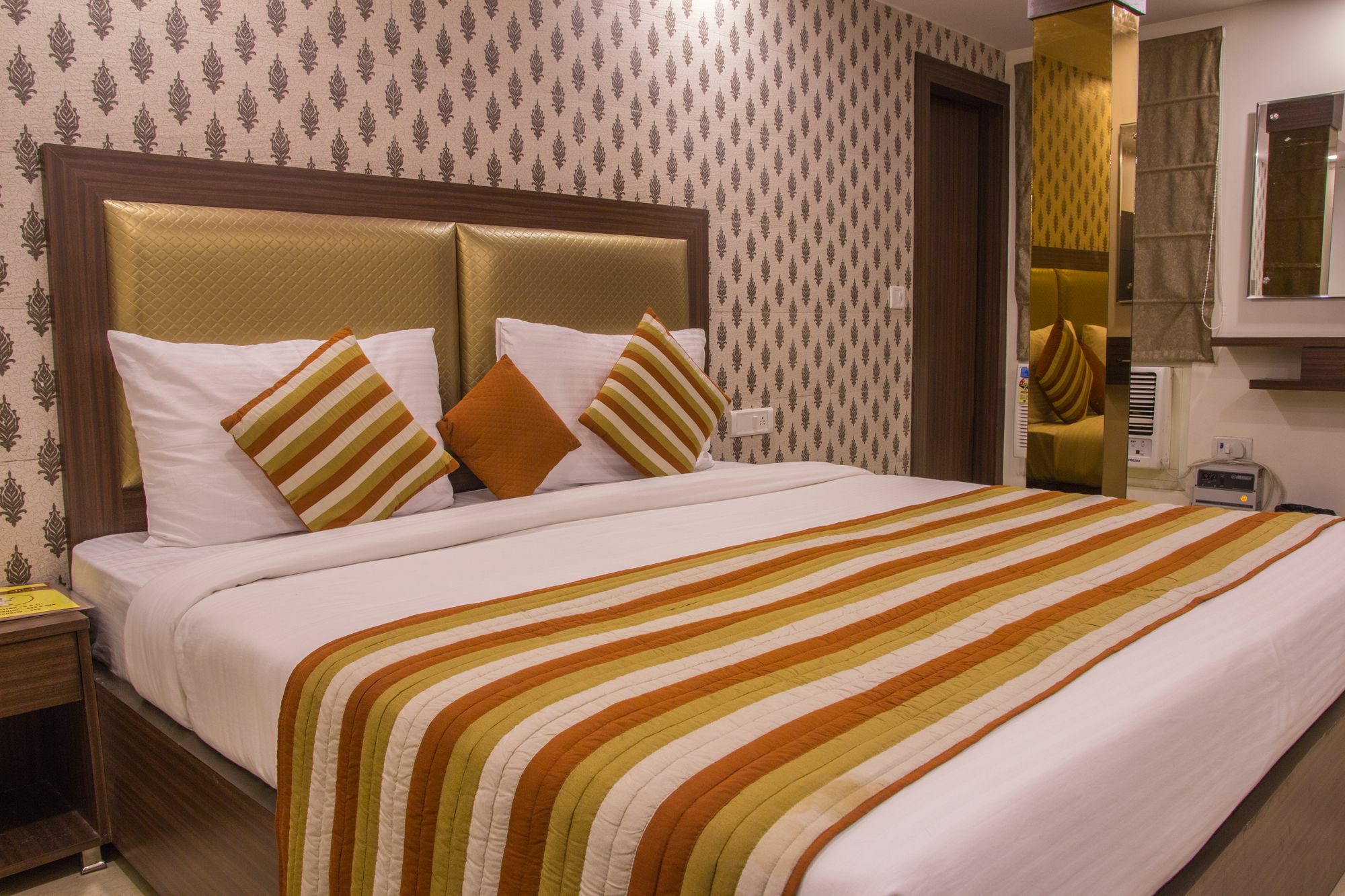 Pawan Plaza Near Sir Ganga Ram Hospital 3*
