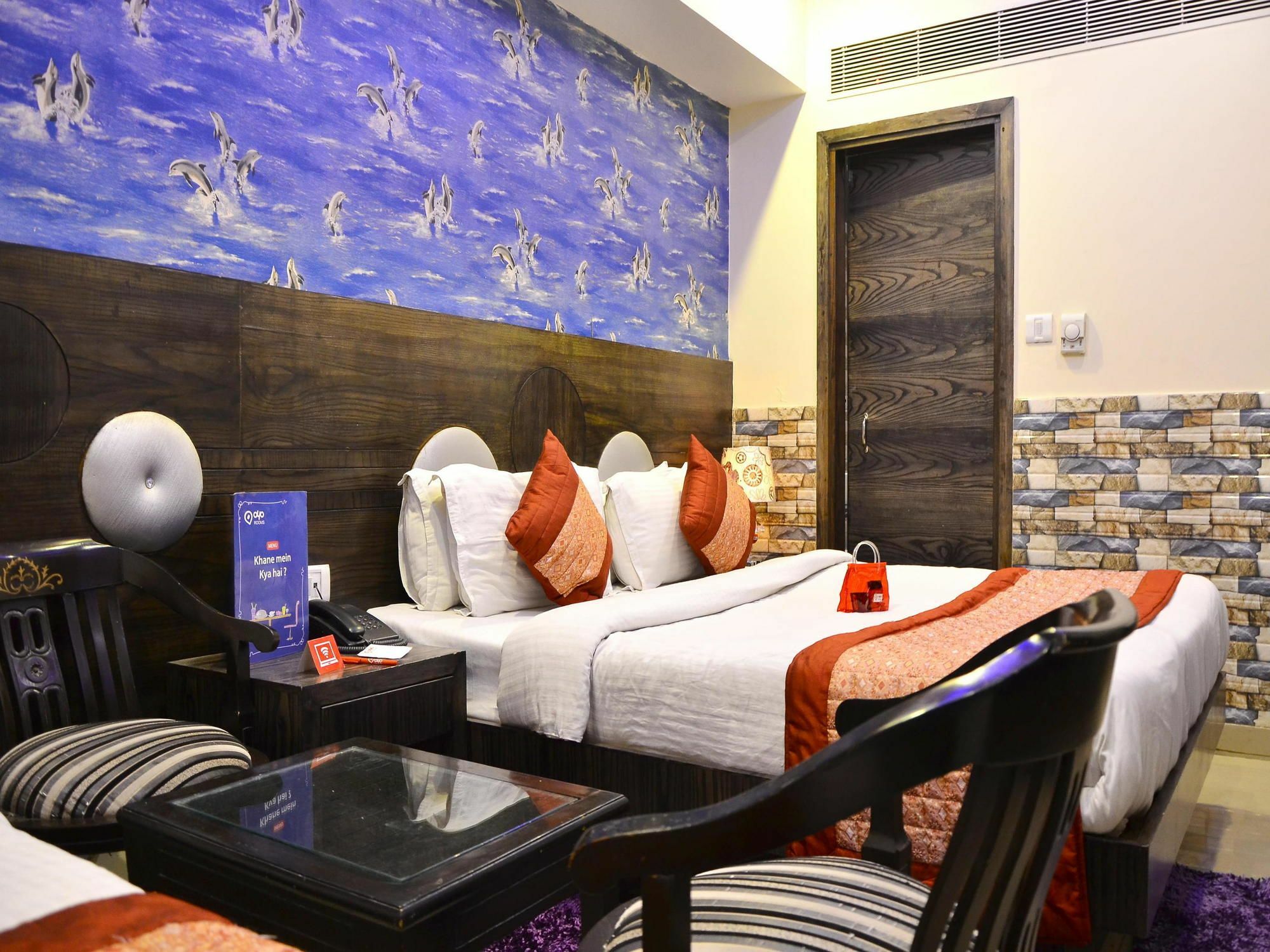 Oyo 11357 Karol Bagh Delhi (National Capital Territory of India)