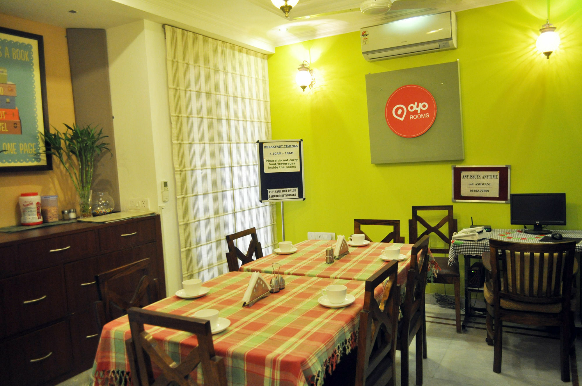 Oyo Premium Saket Metro Station