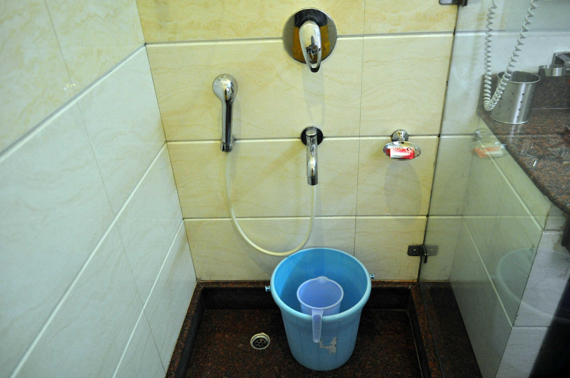 Oyo Premium Saket Metro Station