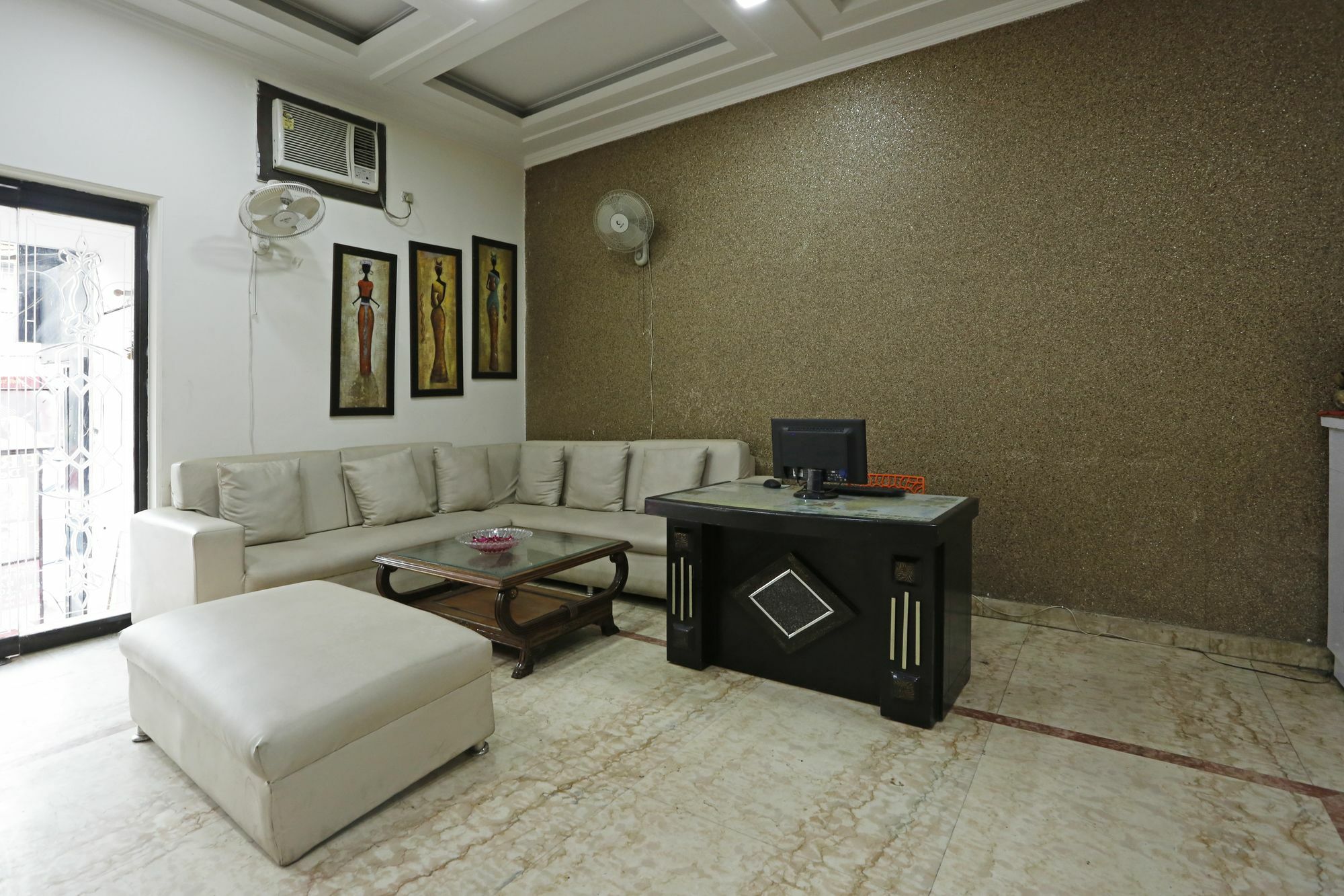 Oyo Ashoka International Near Gurudwara Shri Bangla Sahib 3* New Delhi