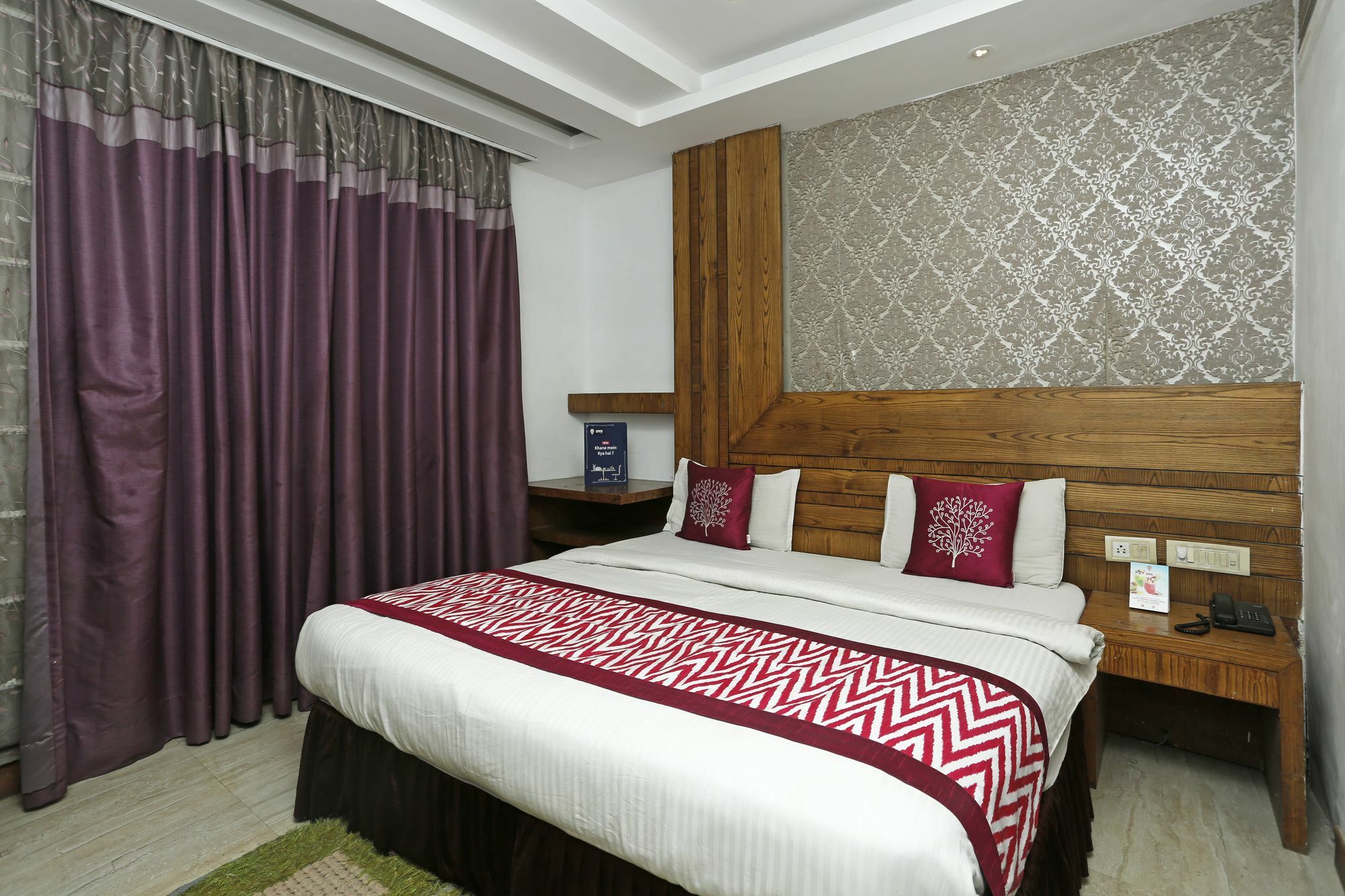 Oyo 8479 Ambience Hotel Nova Deli