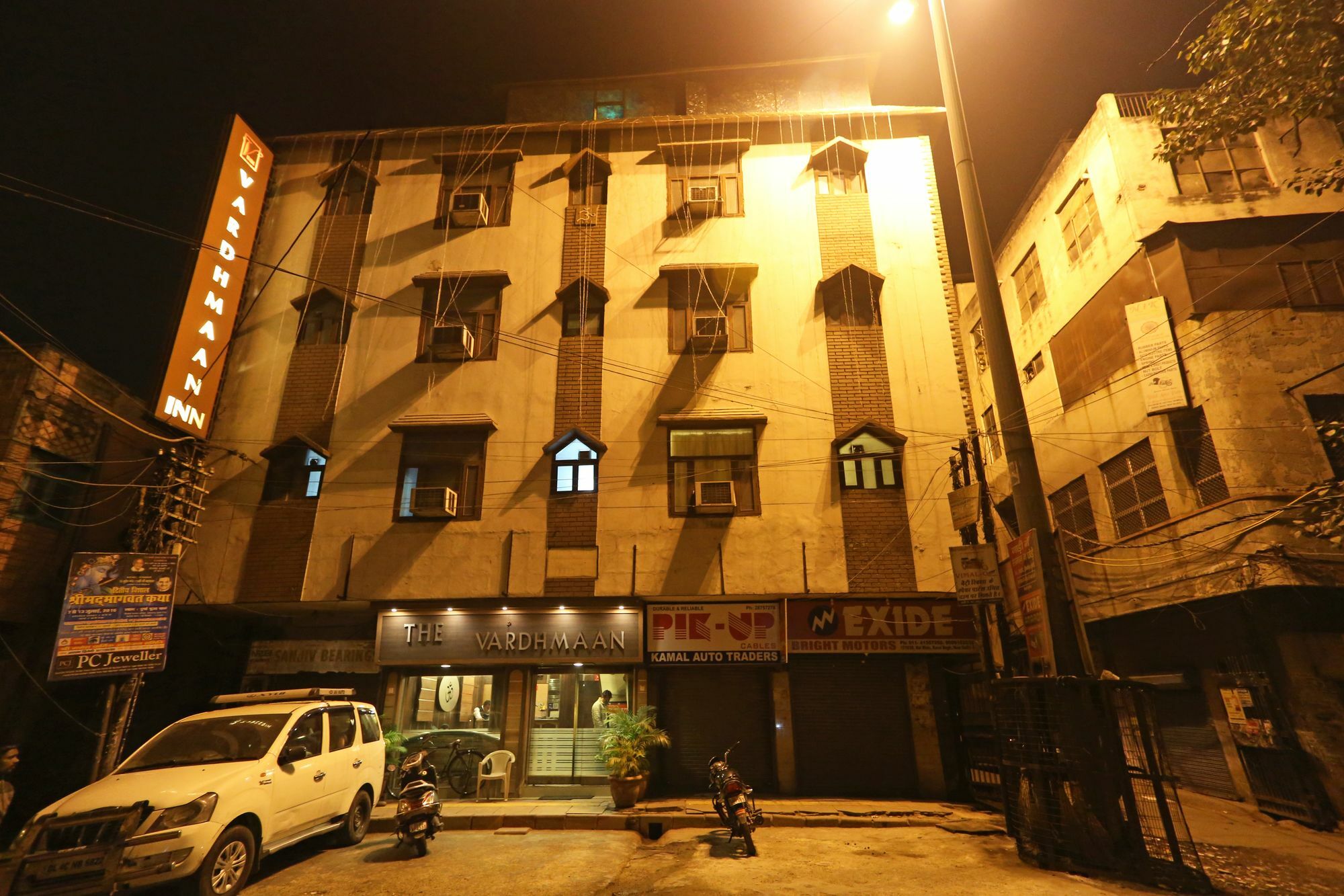 Oyo 8188 Vardhmaan Hotel