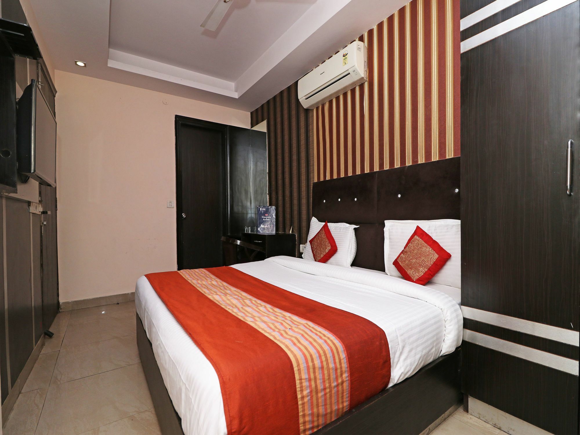 Hotel Blue Pearl - Free Airport Pick Up New Delhi