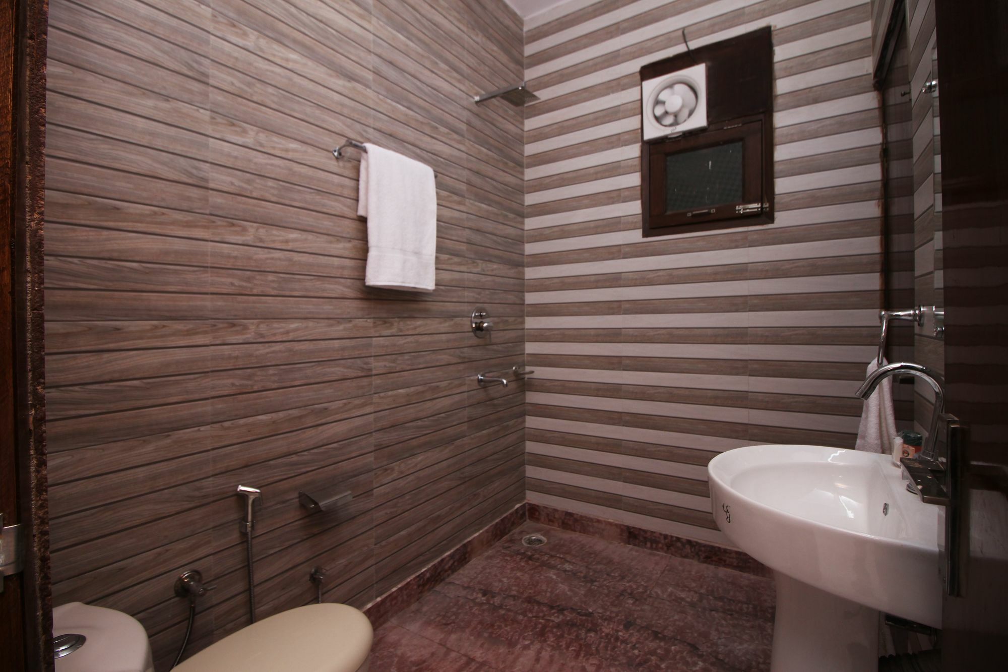 Hotel Oyo 9019 Golden Park