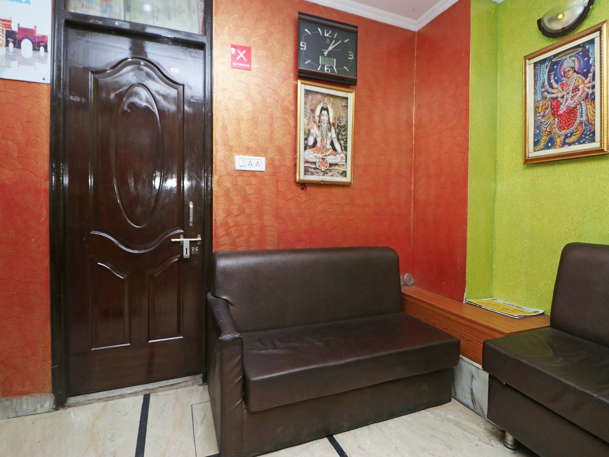 Oyo Flagship 12739 Mahesh Hotel New Delhi