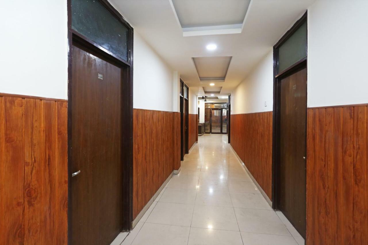 Oyo 37262 Akash Hotel New Delhi