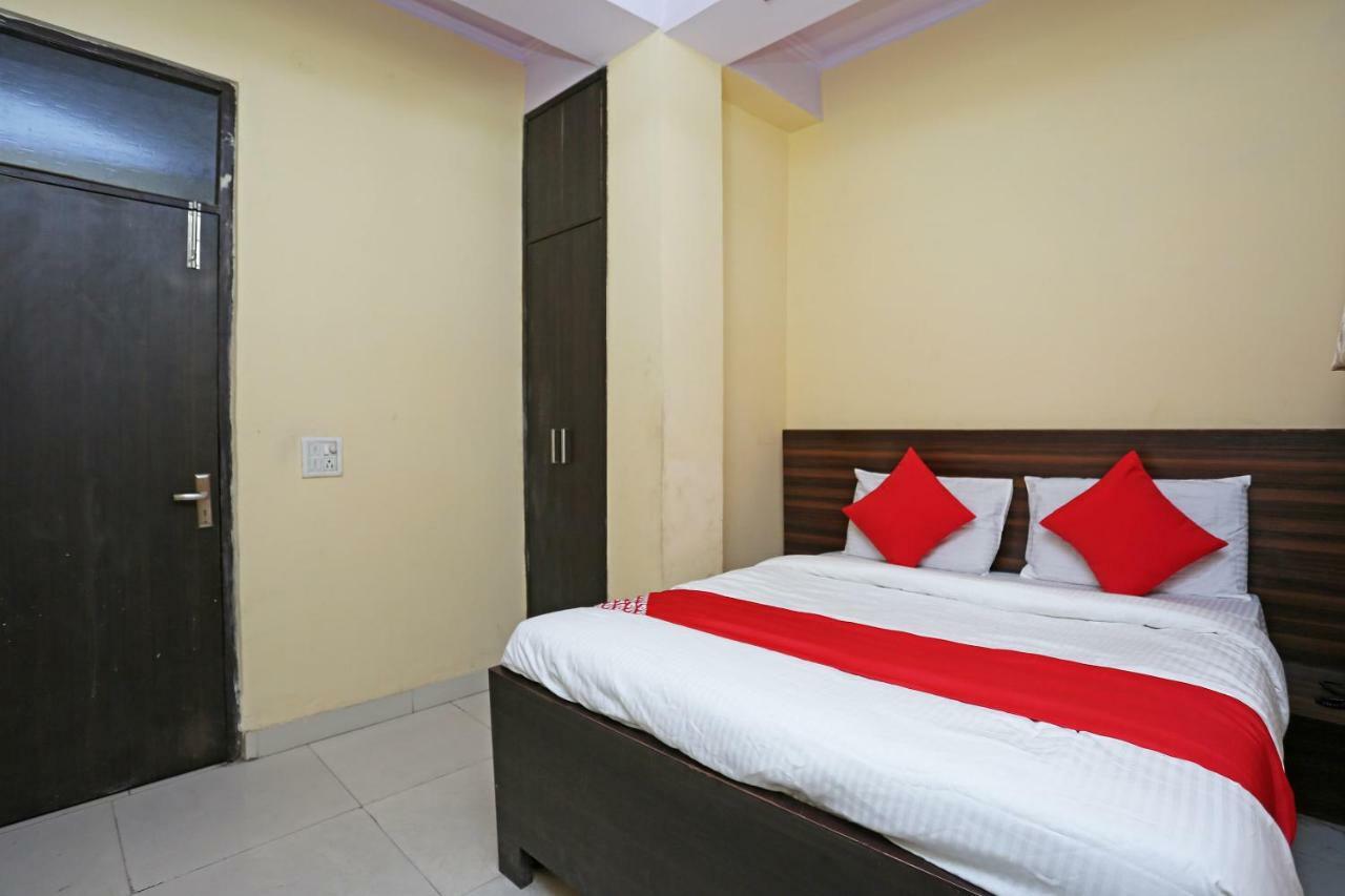 Oyo 37262 Akash