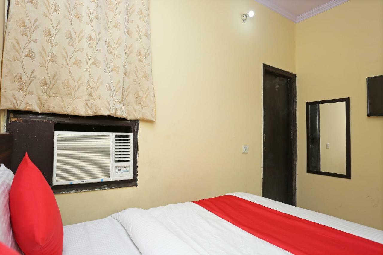 Hotel Oyo 37262 Akash 3*