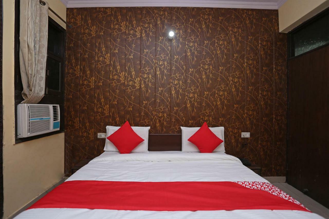 Hotel Oyo 37262 Akash