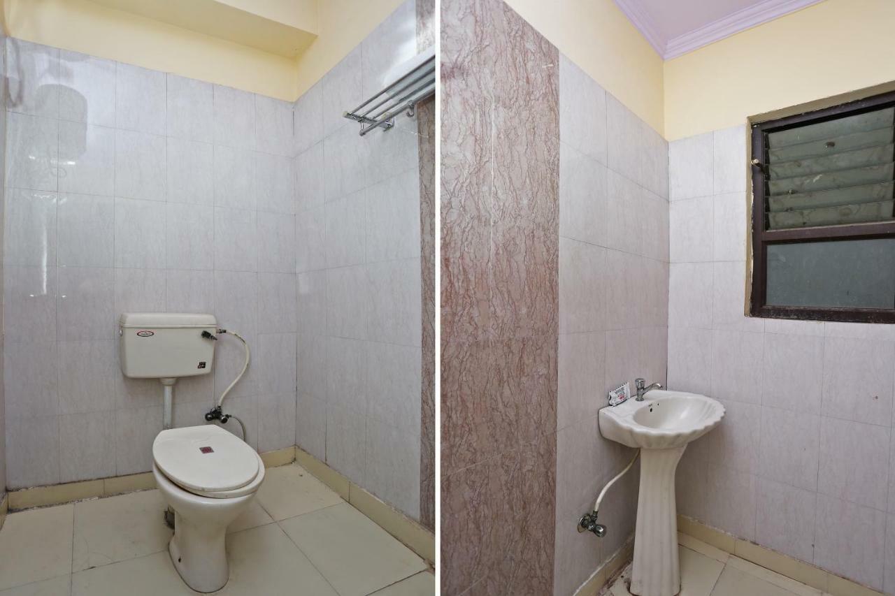 Oyo 37262 Akash Hotel