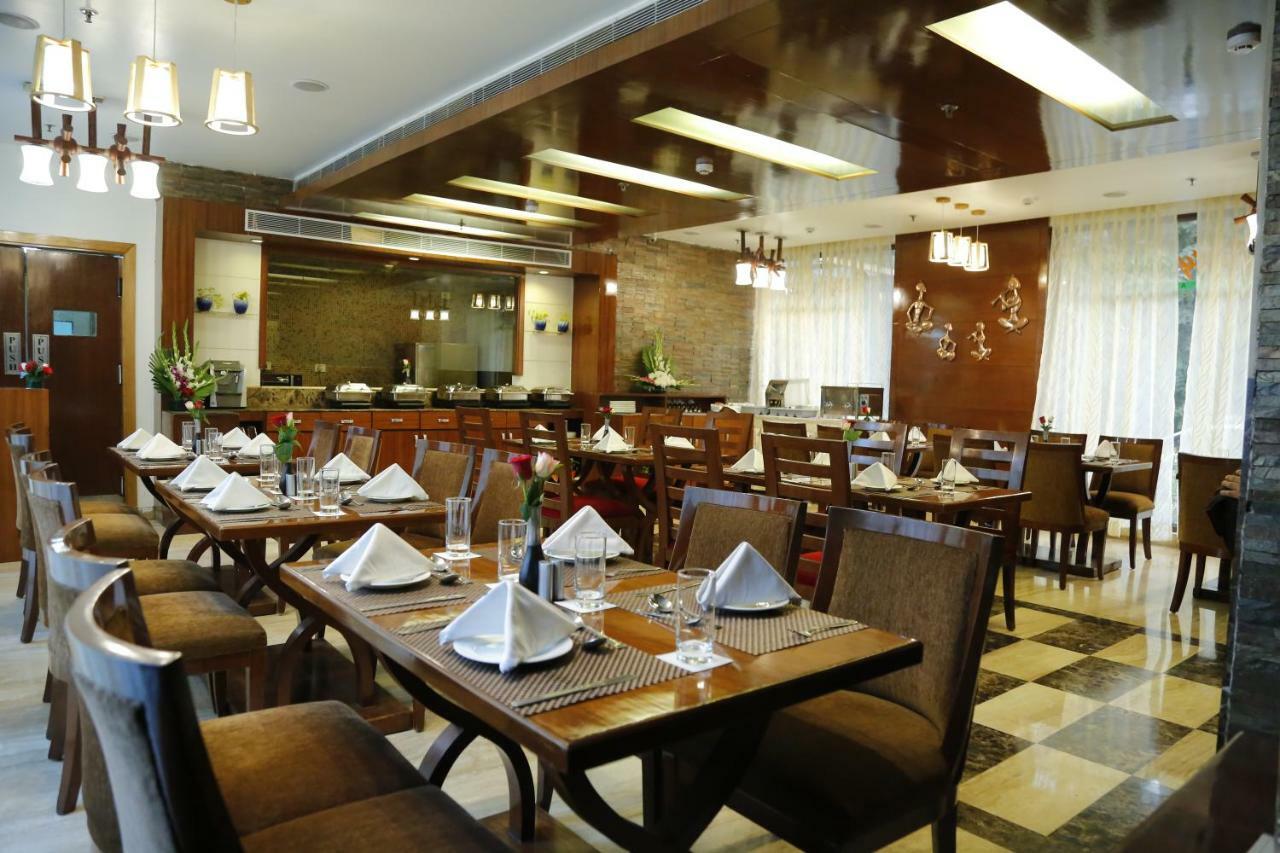 Hotel Jivitesh 4*