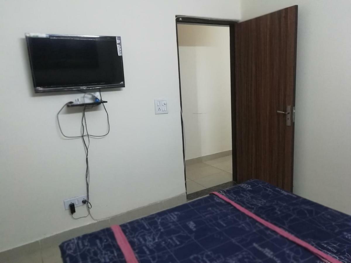 Homestay The Raveesh E24 - 2bhk Serviced New Delhi