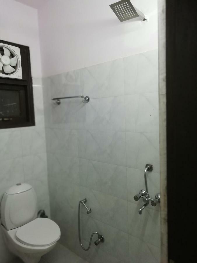 The Raveesh E24 - 2bhk Serviced New Delhi