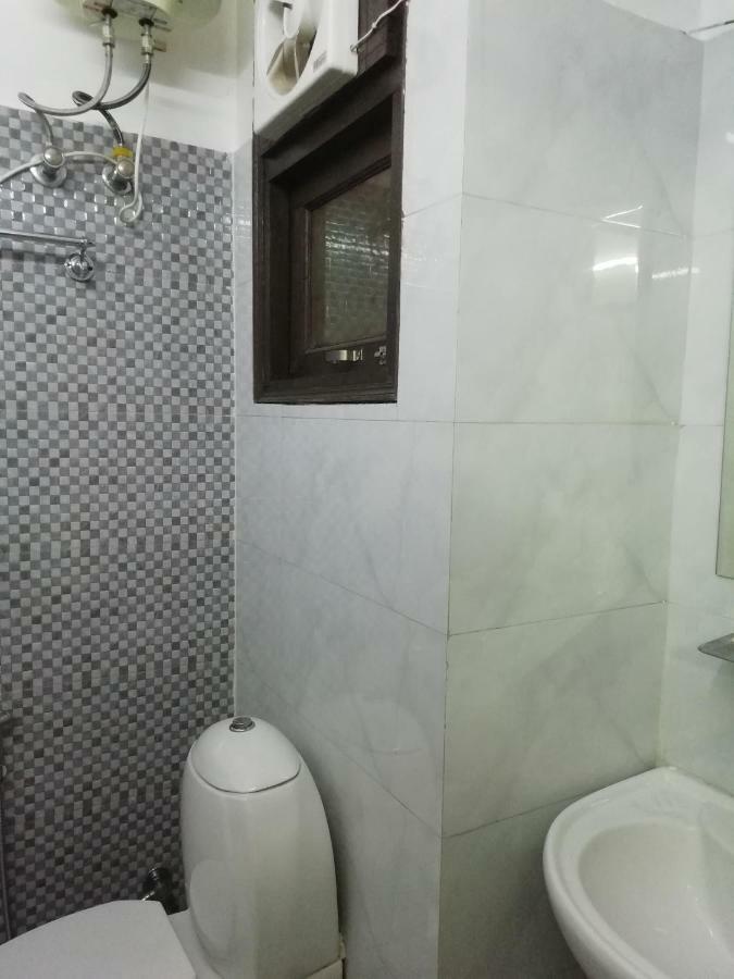 The Raveesh E24 - 2bhk Serviced New Delhi