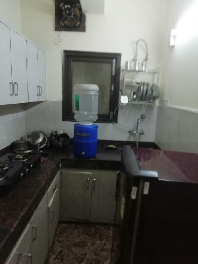The Raveesh E24 - 2bhk Serviced Homestay