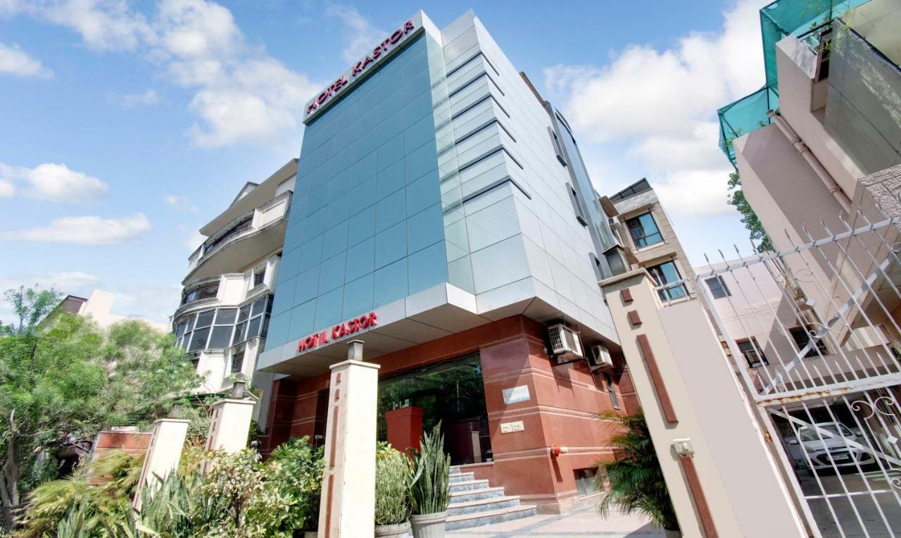 Kastor- Near Nehru Place- Gk 2- M Block Market-gk Metro Station-dr As Clinic 3*
