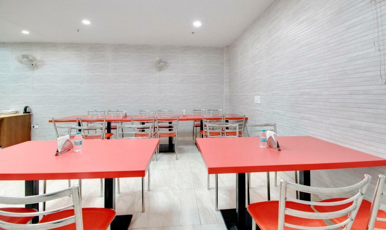 Kastor- Near Nehru Place- Gk 2- M Block Market-gk Metro Station-dr As Clinic 3* New Delhi