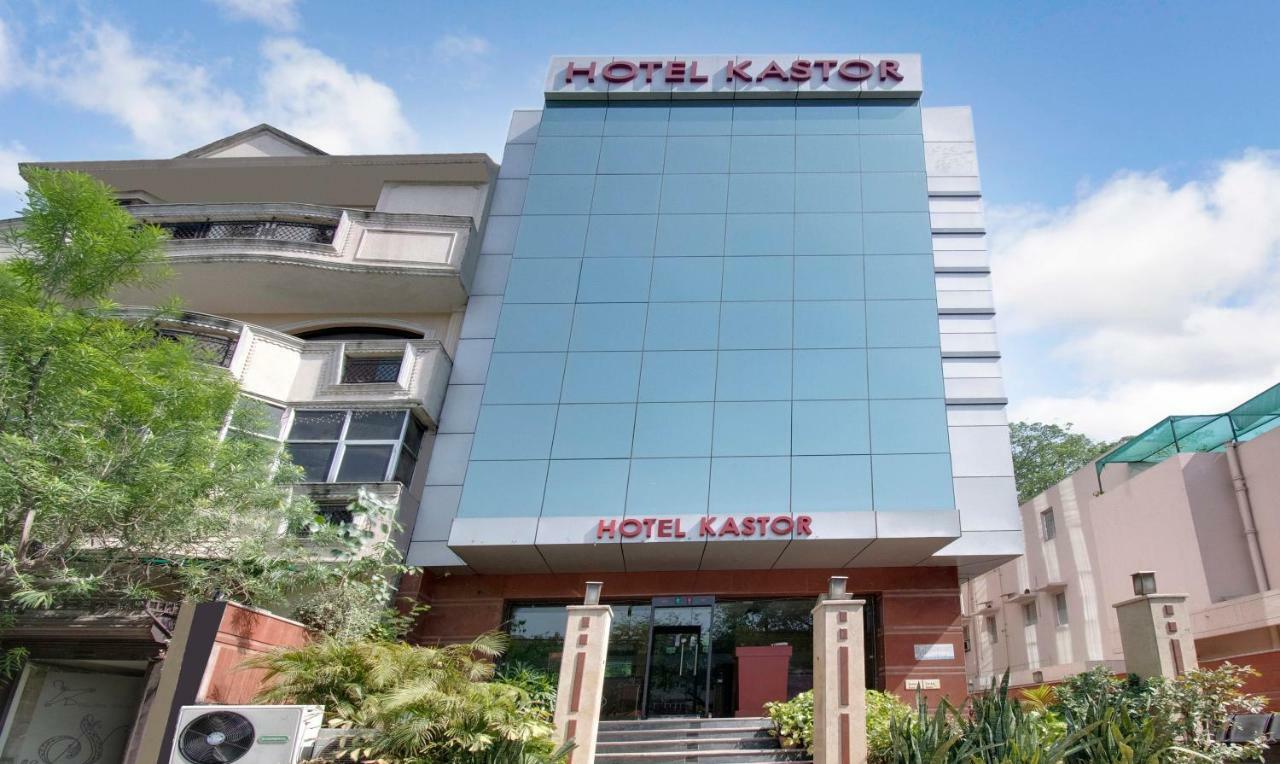 Kastor- Near Nehru Place- Gk 2- M Block Market-gk Metro Station-dr As Clinic Hotel