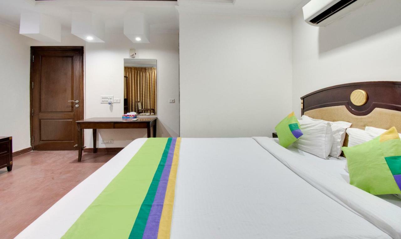 Hotel Kastor- Near Nehru Place- Gk 2- M Block Market-gk Metro Station-dr As Clinic 3*