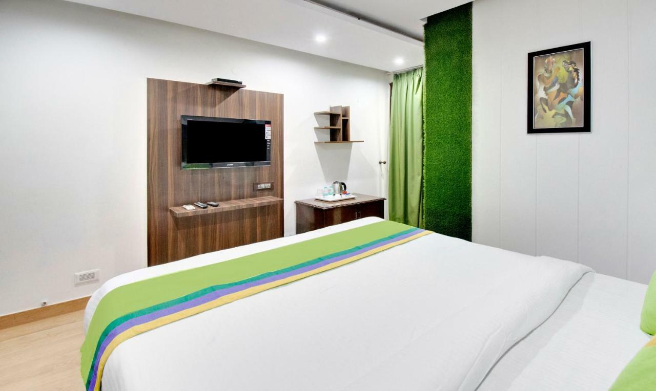 Hotel Kastor- Near Nehru Place- Gk 2- M Block Market-gk Metro Station-dr As Clinic New Delhi