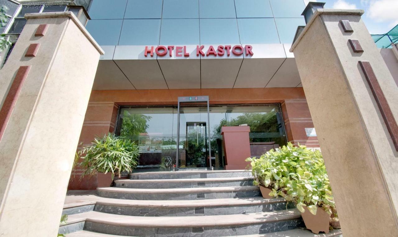 Hotel Kastor- Near Nehru Place- Gk 2- M Block Market-gk Metro Station-dr As Clinic