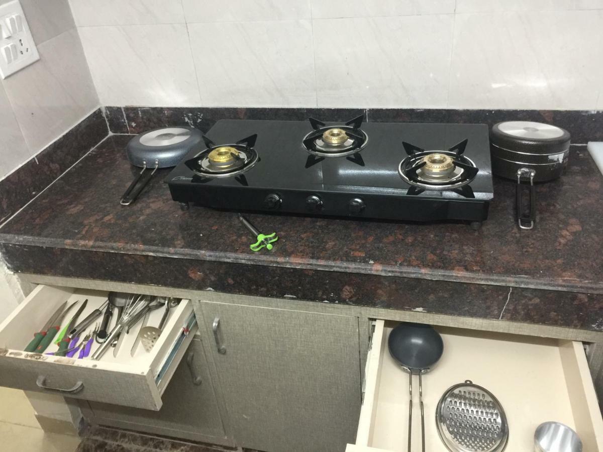 Homestay The Raveesh E24 - 2bhk Serviced