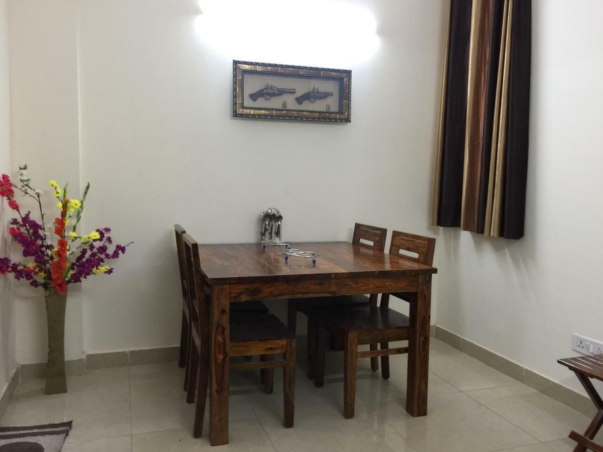 The Raveesh E24 - 2bhk Serviced New Delhi