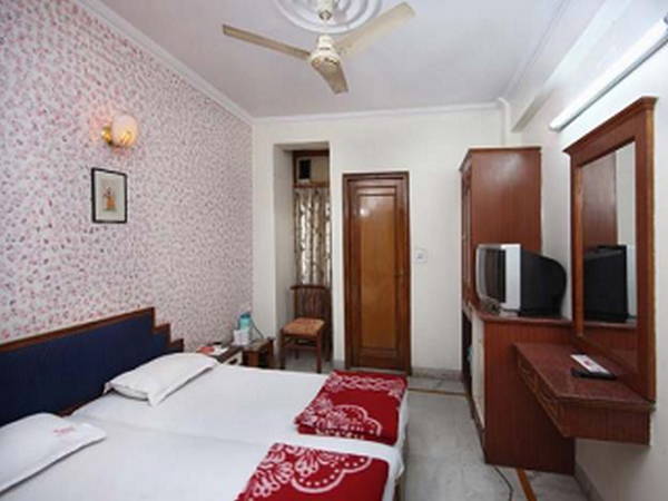 Guest house Aman Plaza 2*