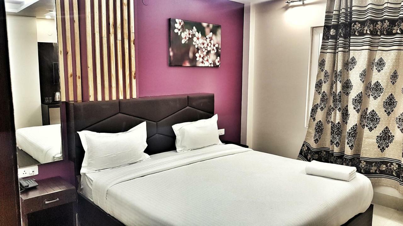 Airport Delhi Aerocity, 15 Mins Yashobhoomi Guest house 3*