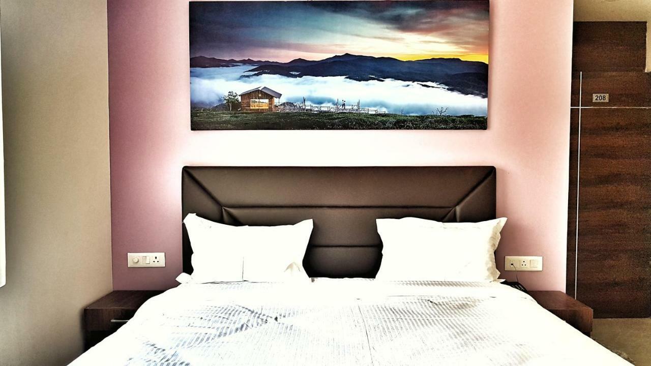 Airport Delhi Aerocity, 15 Mins Yashobhoomi 3* New Delhi