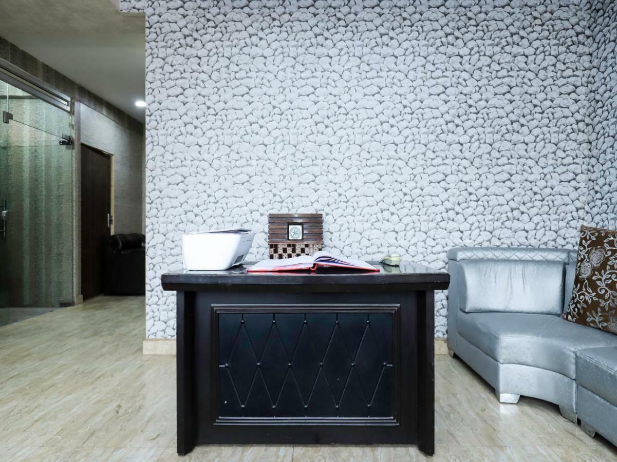 Hotel Oyo 28357 Mannat 3*