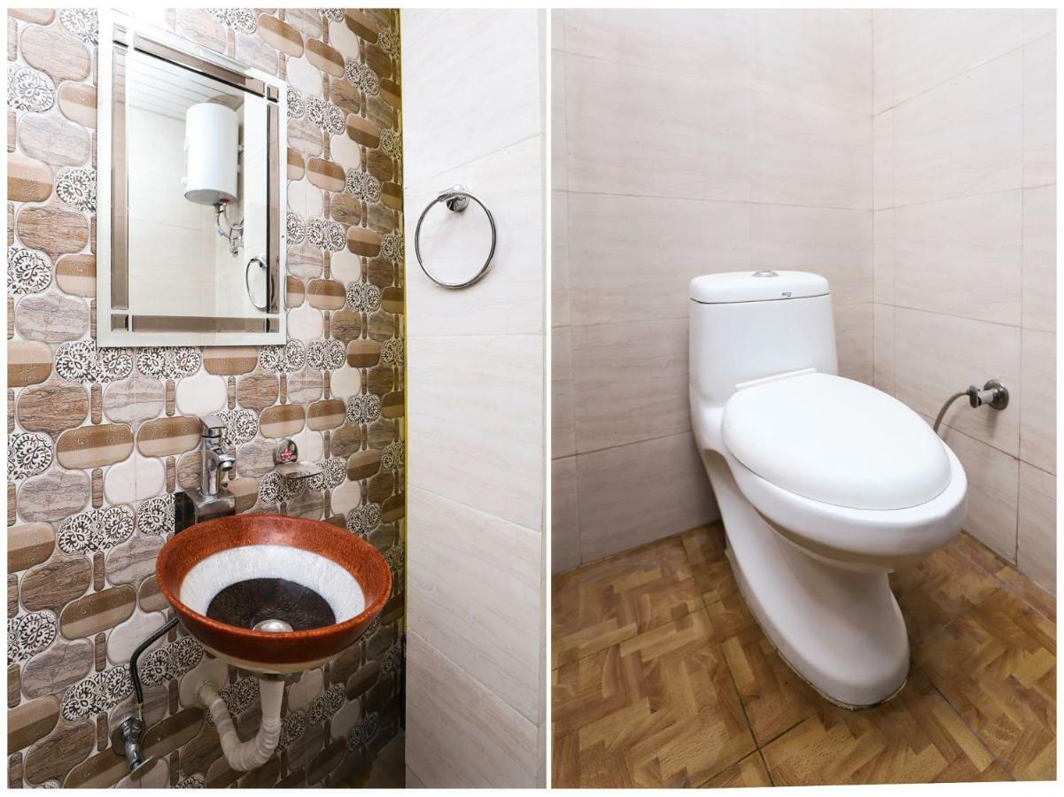 Hotel Oyo 28357 Mannat New Delhi