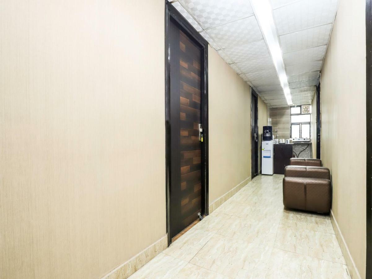 Hotel Oyo 28357 Mannat New Delhi