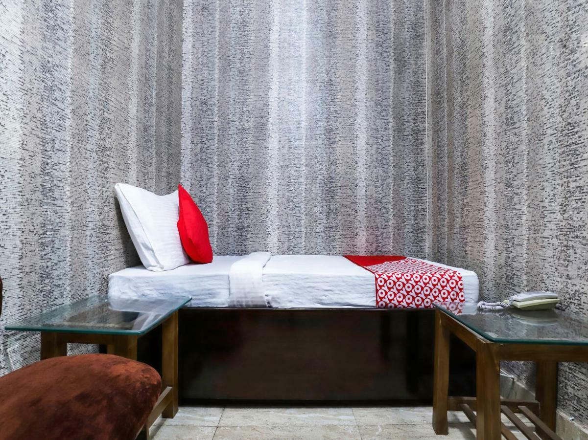 Oyo 28357 Mannat Hotel 3*