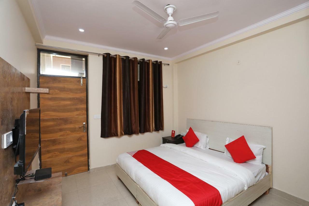 Oyo 37382 Kanchan Kunj Hotel 3*