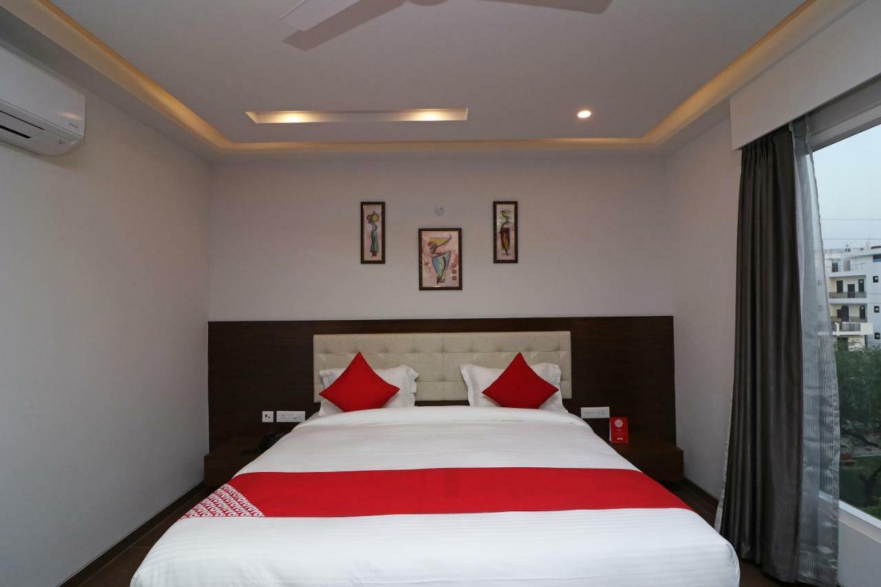 Hotel Oyo 37722 Silver Oak Luxury Comfort New Delhi