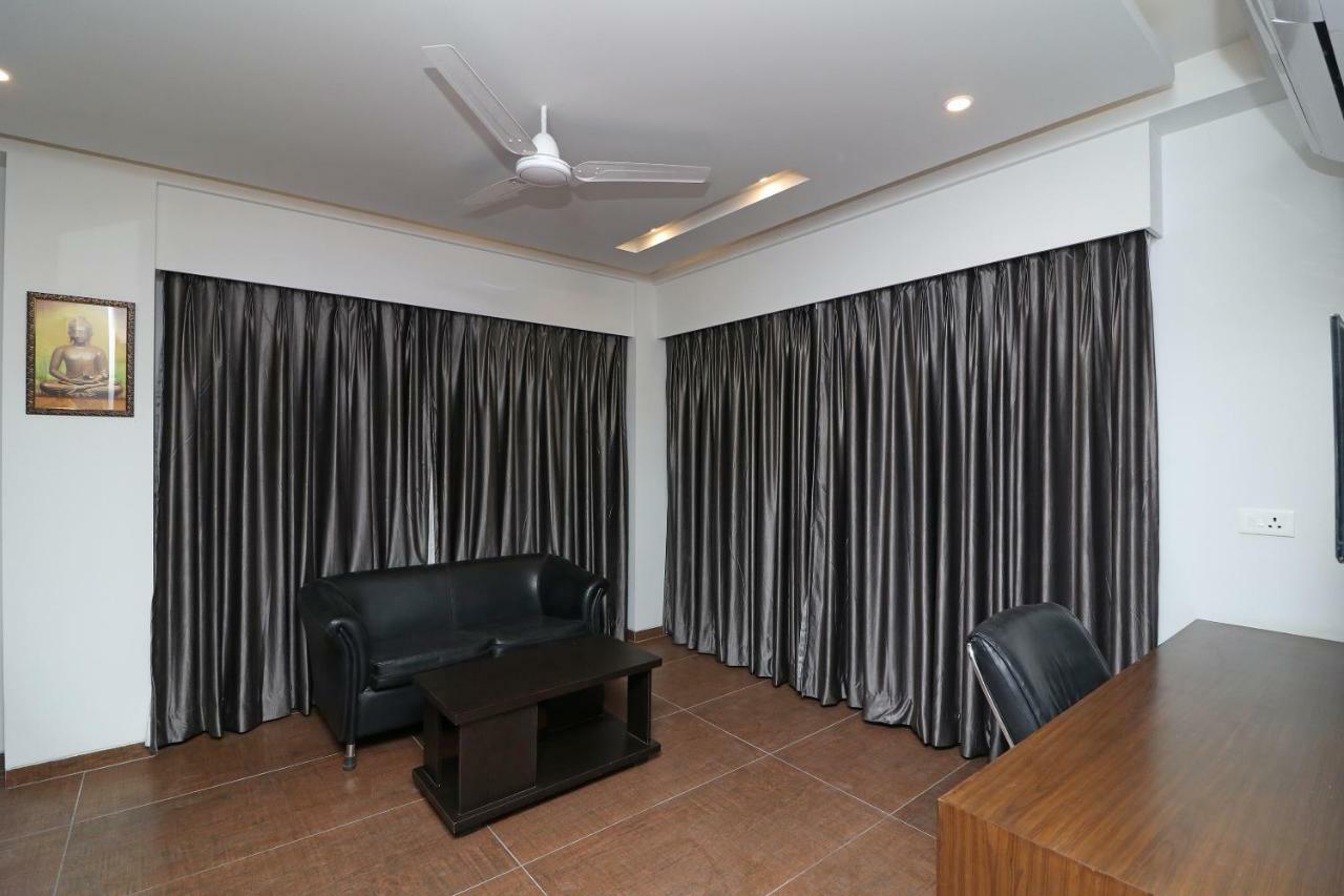Hotel Oyo 37722 Silver Oak Luxury Comfort