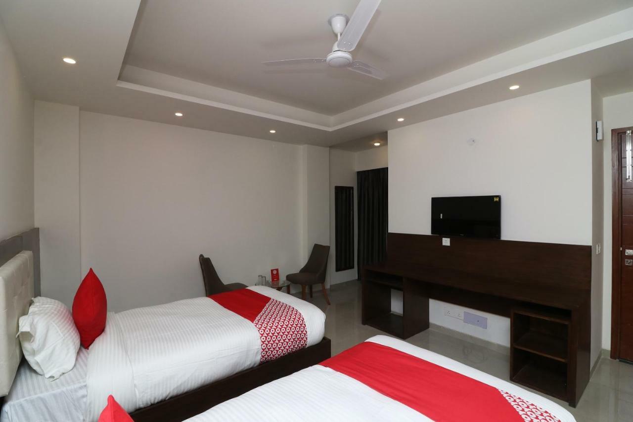 Hotel Oyo 37722 Silver Oak Luxury Comfort 3*