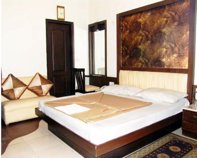 Maanvi New Delhi