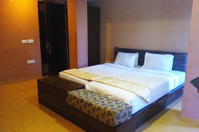 Fabhotel Sky Land 3*