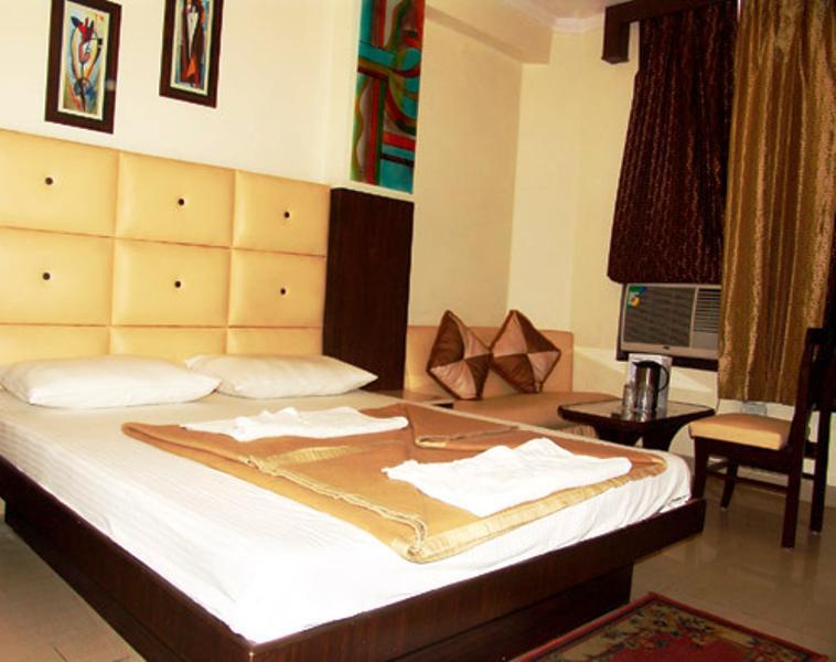 Maanvi New Delhi