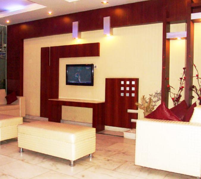 Maanvi Hotel