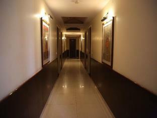 The Tourist - 1 Min From Railway Station Hotel 3*