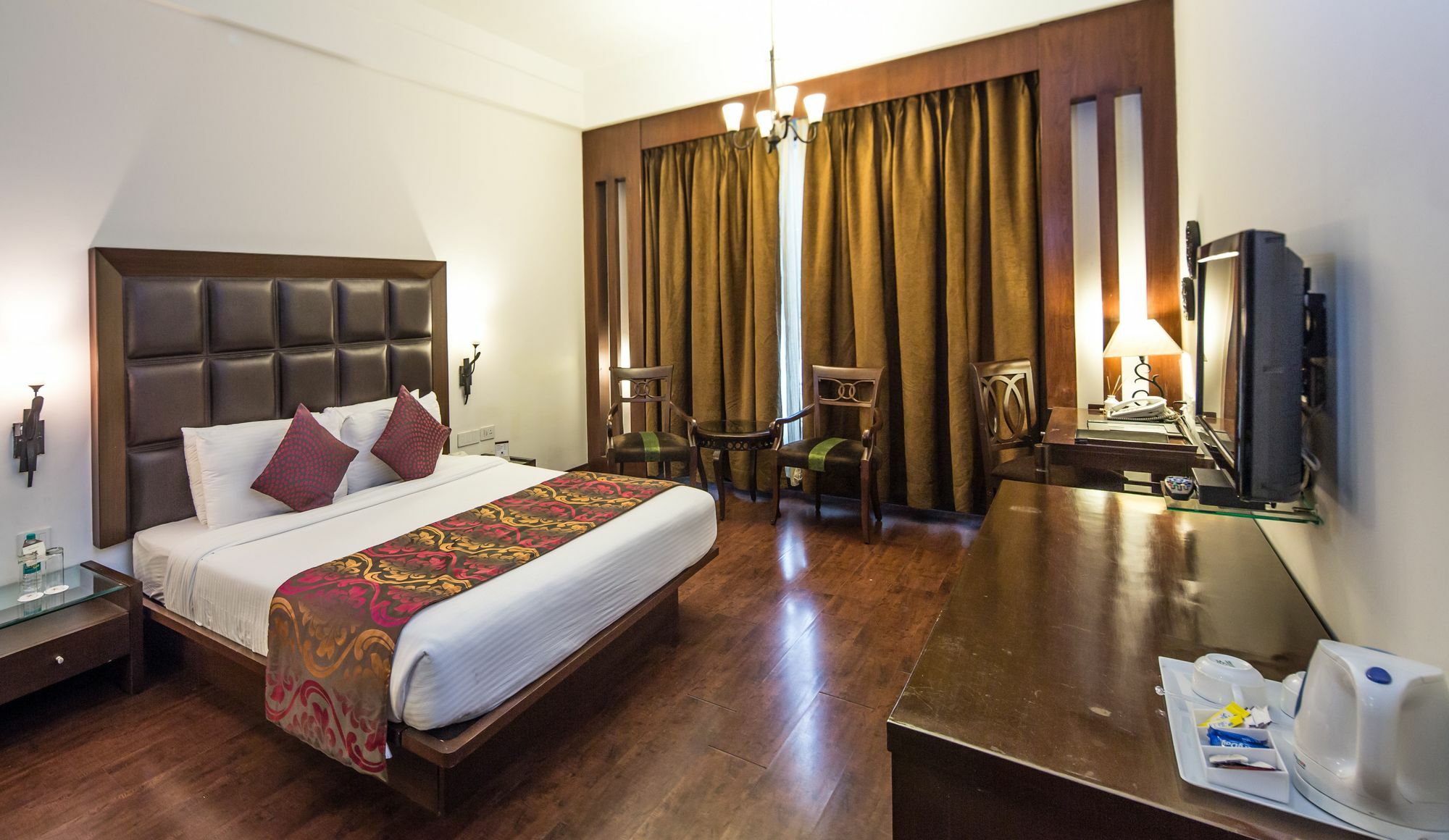Hotel Orana &