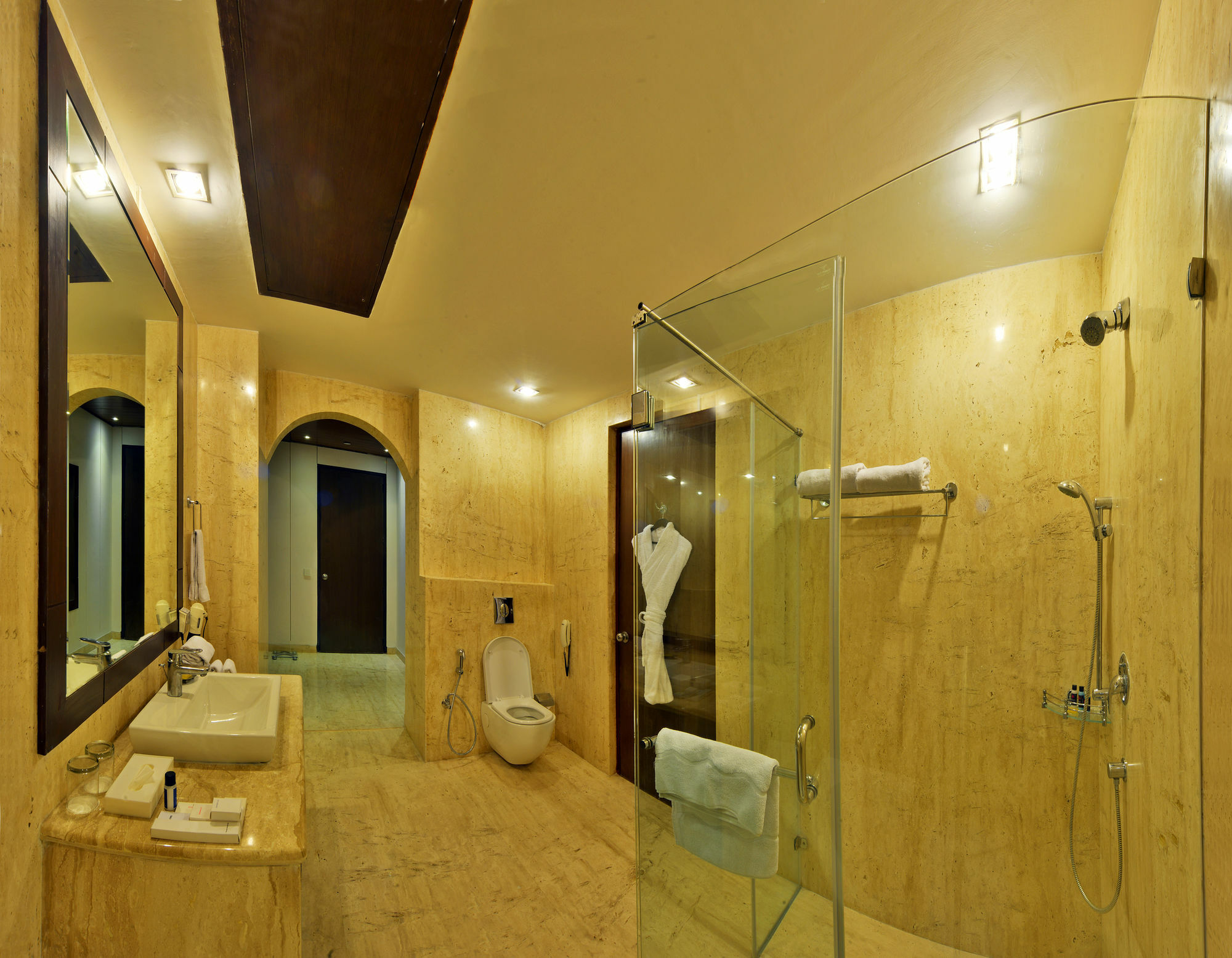 Orana & Hotel 4*