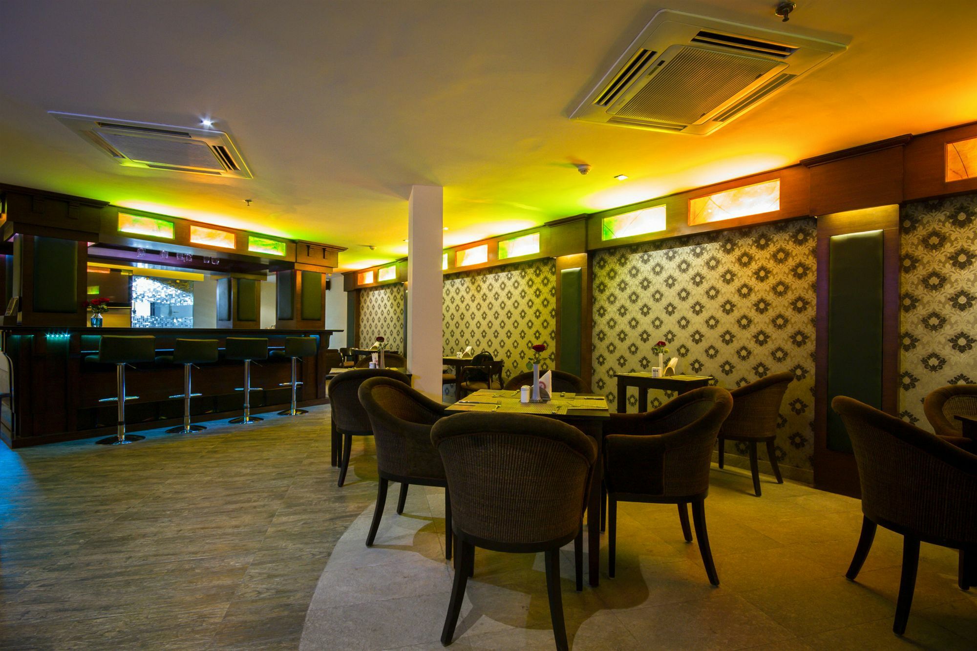 Classic Diplomat Hotel New Delhi