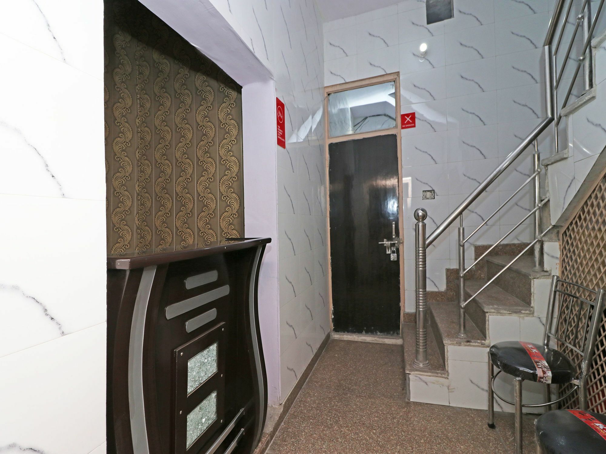Hotel Oyo New Capital Near M2k Cinemas Rohini 3*