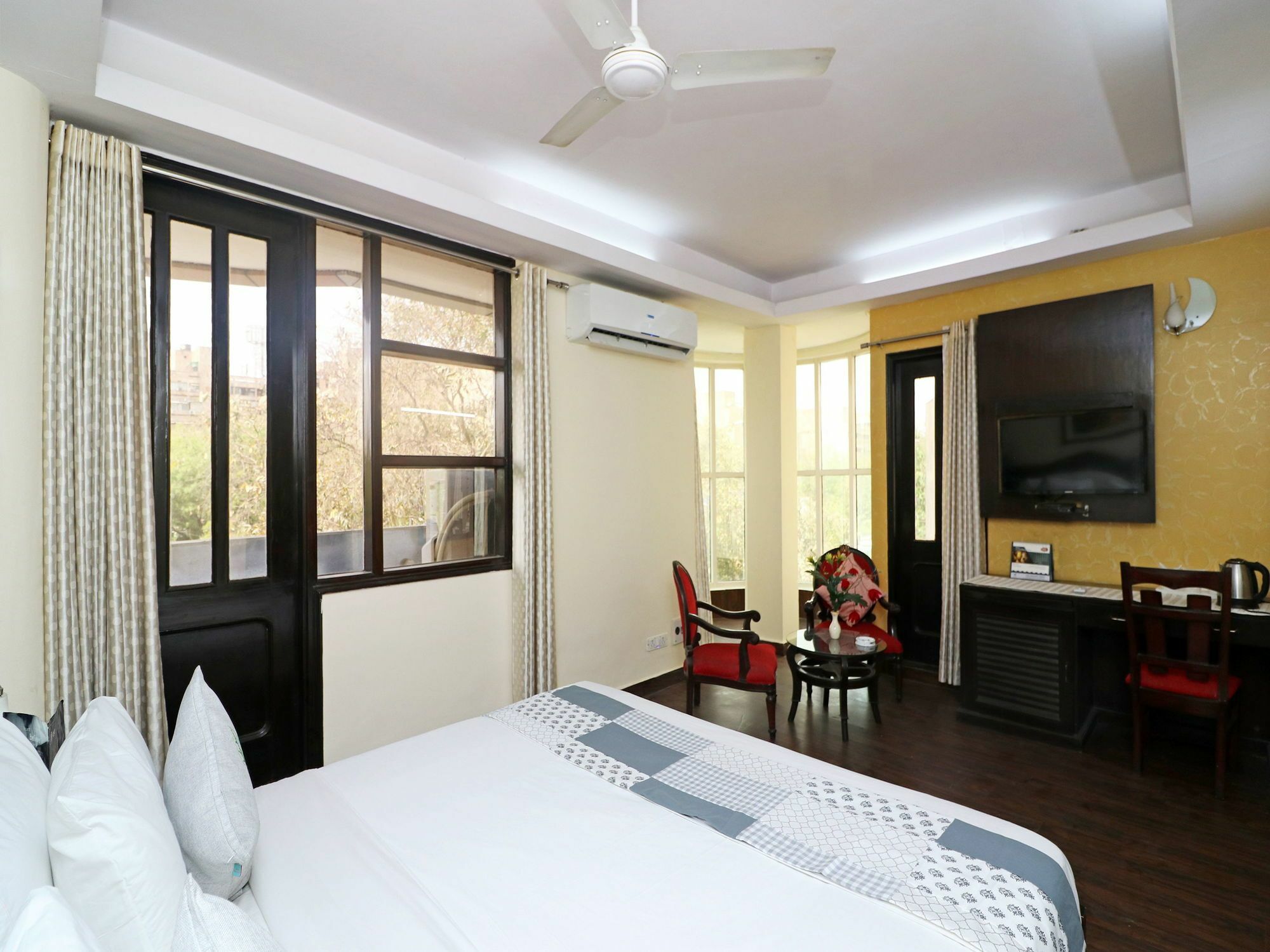 Hotel Oyo 13451 Star Corporate Avenue